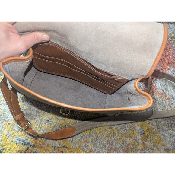 Vintage Dooney & Bourke Large Surrey All Weather Leather Pebbled Taupe & Tan - Picture 7 of 8